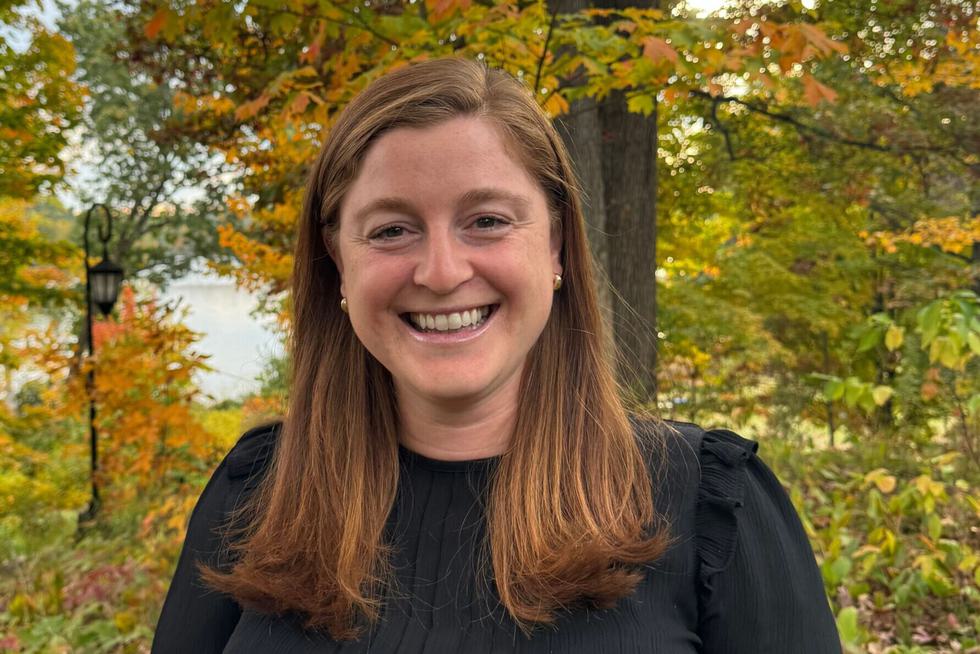 Headshot of Chloe Sigillito.