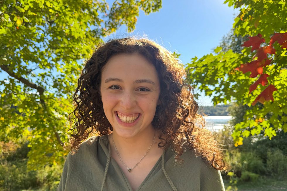 Headshot of Elle Whitehead.