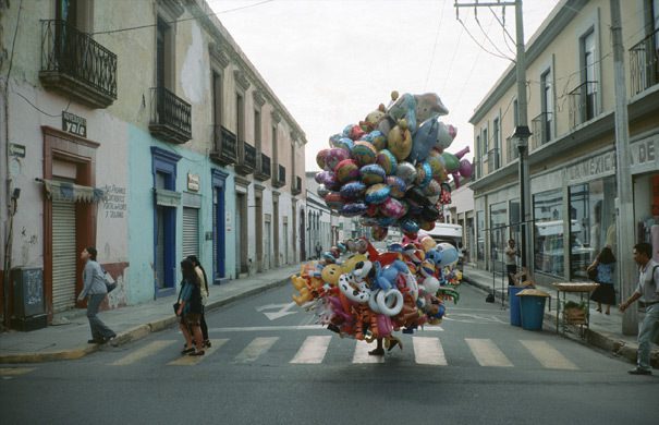 Francis Alÿs, detail from Ambulantes, 1992-2006. 160 35mm slides. Photograph courtesy of the artist.