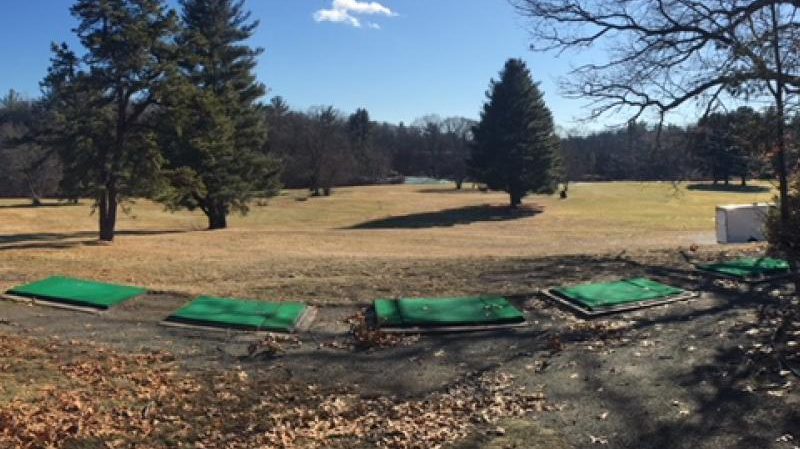 Golf practice range