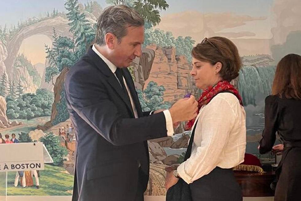 Marie Cécile Ganne-Schiermeier receives the Ordre des Palmes académiques, Order of the French Academic Palms from the Consul Général of France