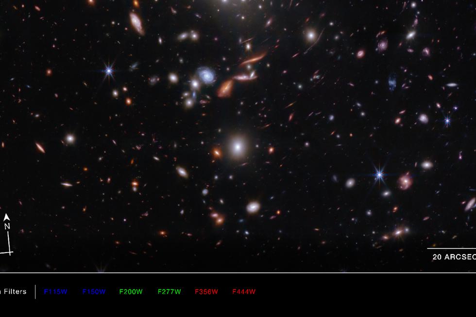 An image of galaxy cluster MACS J1423