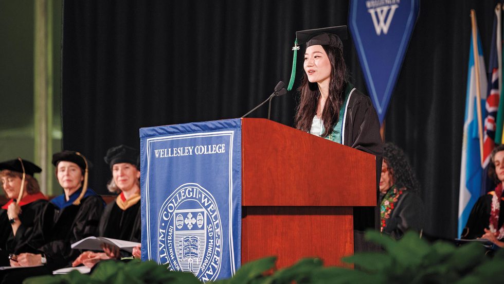 Sooahn Lee, president of the class of 2025, introduced the student speaker.